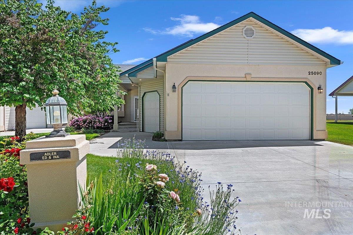 25090 The Driving Ln