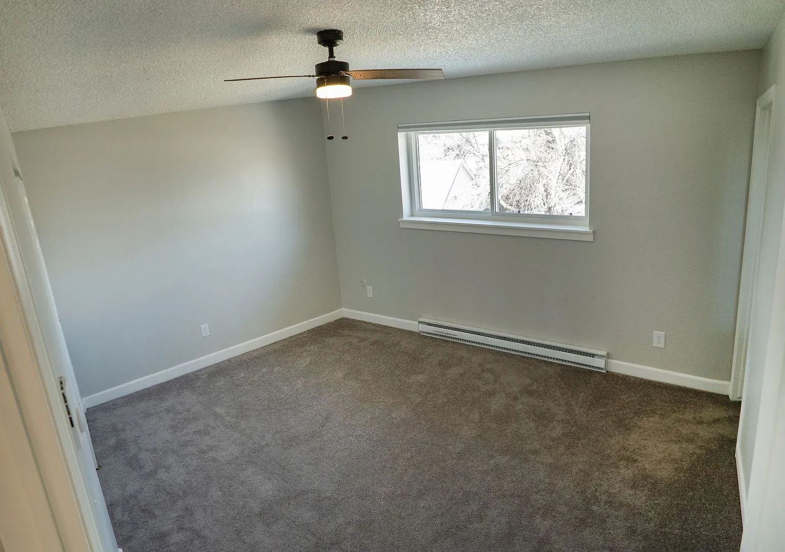 Beautifully Updated 4B/2B in Central Fort Collins! Quiet Neighborhood! — Photo 2