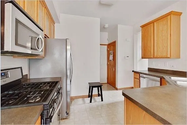 1120 Bromley Ct — Photo 7