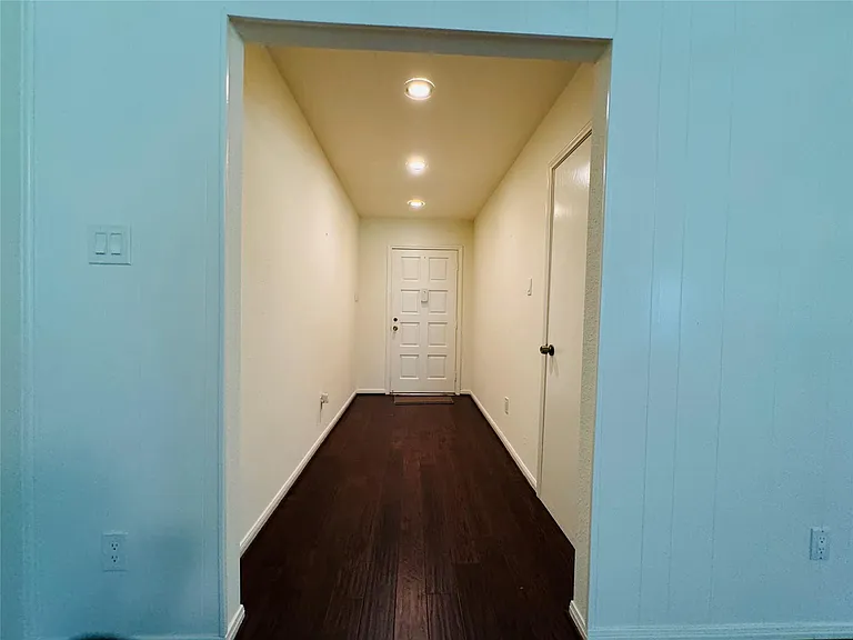7622 Woodsman Trl — Photo 3