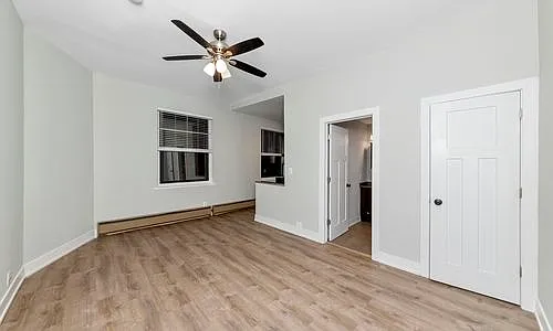 637 W Barry Ave — Photo 3