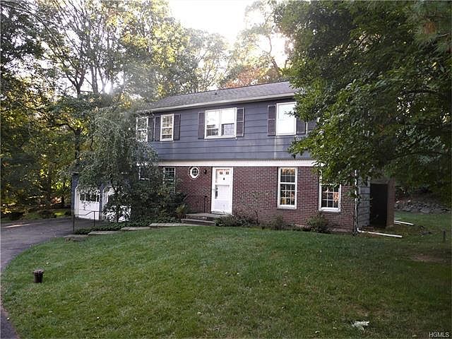2nd image of 15 Westerly Ln