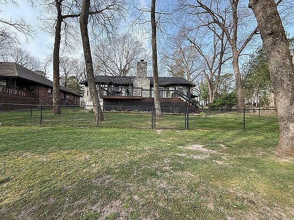 5th image of 1641 Pine Dr