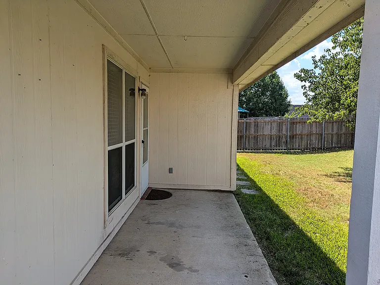 2428 Collier Dr — Photo 16