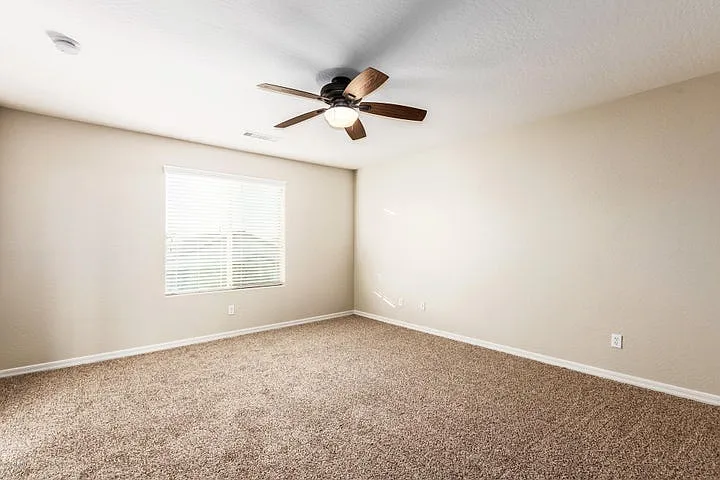 18606 W Sunnyslope Ln — Photo 32