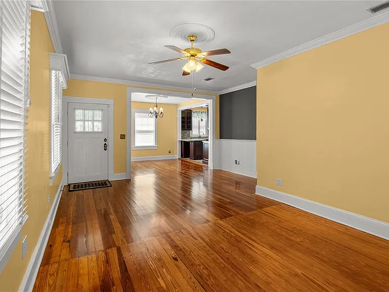 613 E Pine St — Photo 5