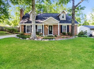34 Oak Glen Dr, Greenville, SC 29607