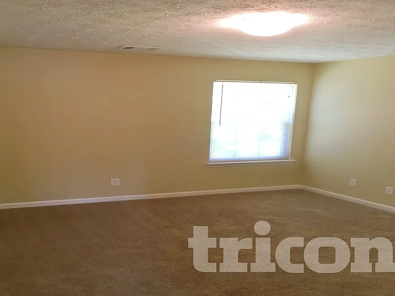 553 Arbor Ridge Dr — Photo 4