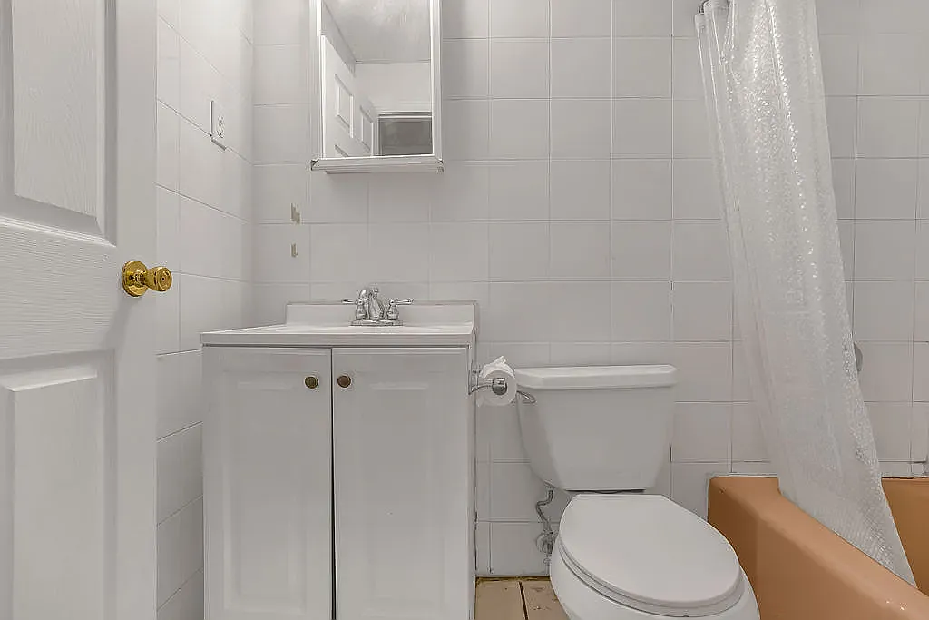 2 bed, 900 sqft, $2,500 — Photo 3