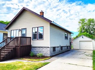 1920 25th St, Two Rivers, WI 54241