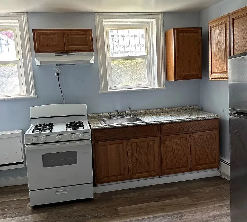 2 bed, $1,600 — Photo 3