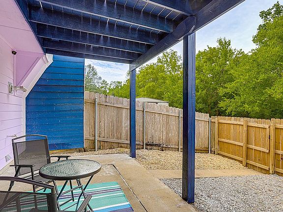 3rd image of 5846 W Deer Park Blvd