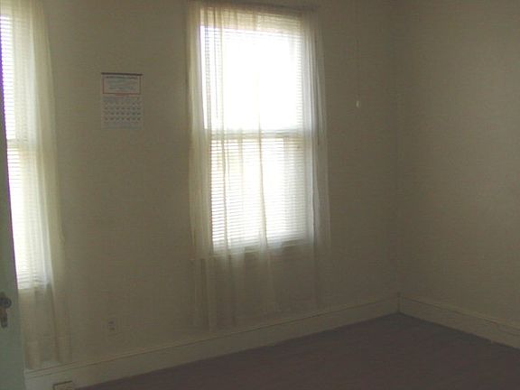 4th image of 708 Forest St
