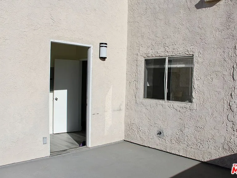 1239 S Hudson Ave — Photo 14