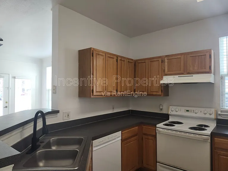 3281 Soho St #101 — Photo 3