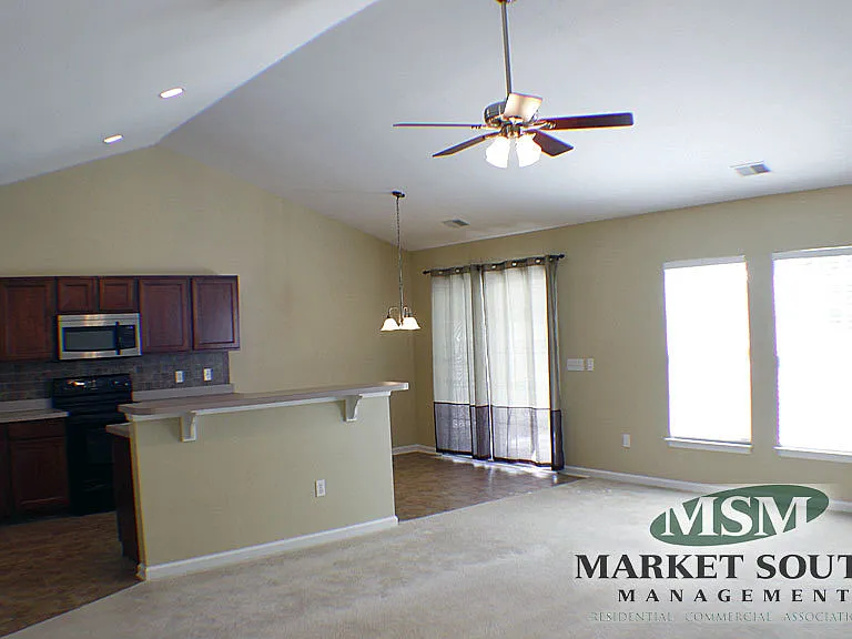 38 Hamilton Grove Dr — Photo 6