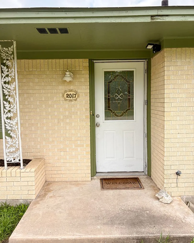 $500 off first months rent with signed lease by September 1st. 3 Bed / 2 Bath Home in Temple Move... — Photo 2