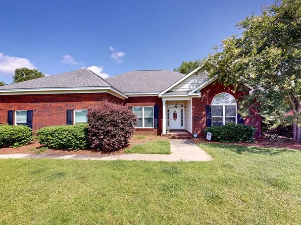 218 Azalea Ln, Headland, AL 36345