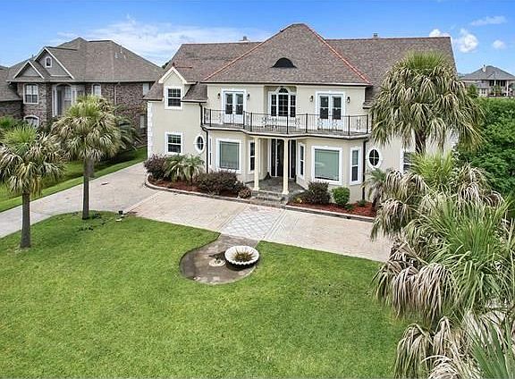 3rd image of 150 Oakmont Dr