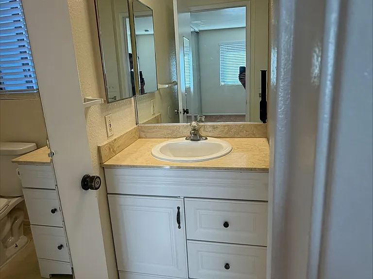 4857 College Ave #6 — Photo 10