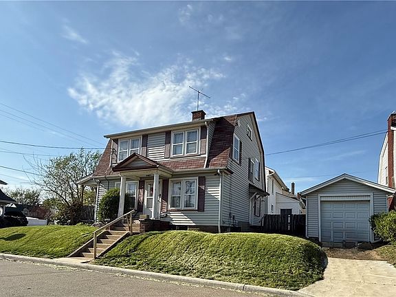 4th image of 200 Roslyn Ave NW