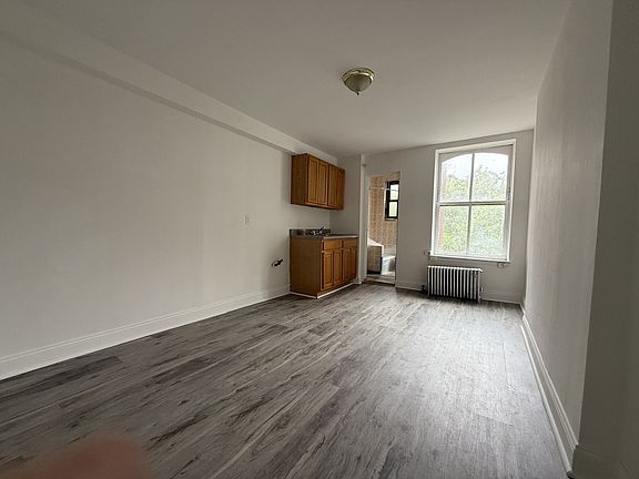 2nd image of 32 Joralemon St Unit 149