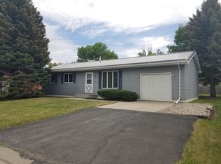 402 Maple Dr, Mapleton, ND 58059