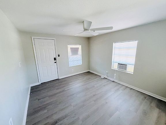 2nd image of 1002 Avenue E APT 4