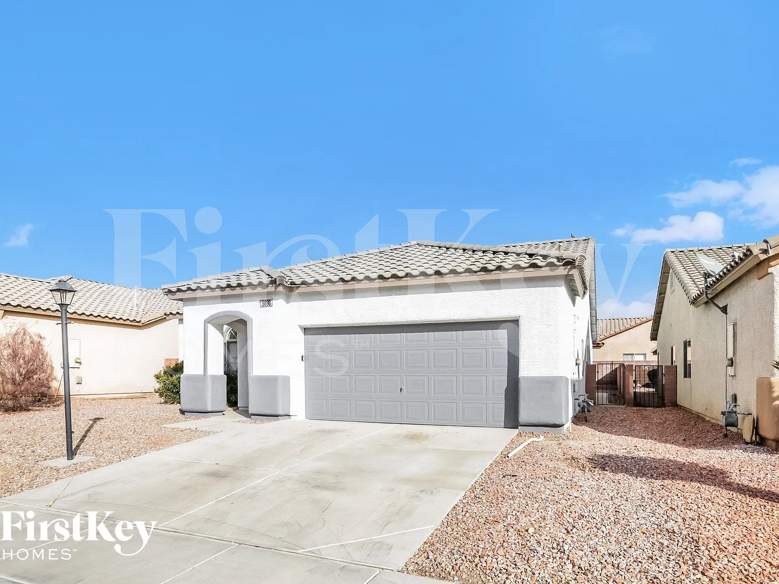 3 bed, 2.0 bath, 1910 sqft, $2,195 — Photo 2