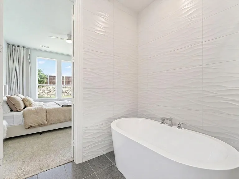 8109 Milo Fields Ln — Photo 10