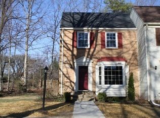 8232 Goldstream Ct, Vienna, VA 22182