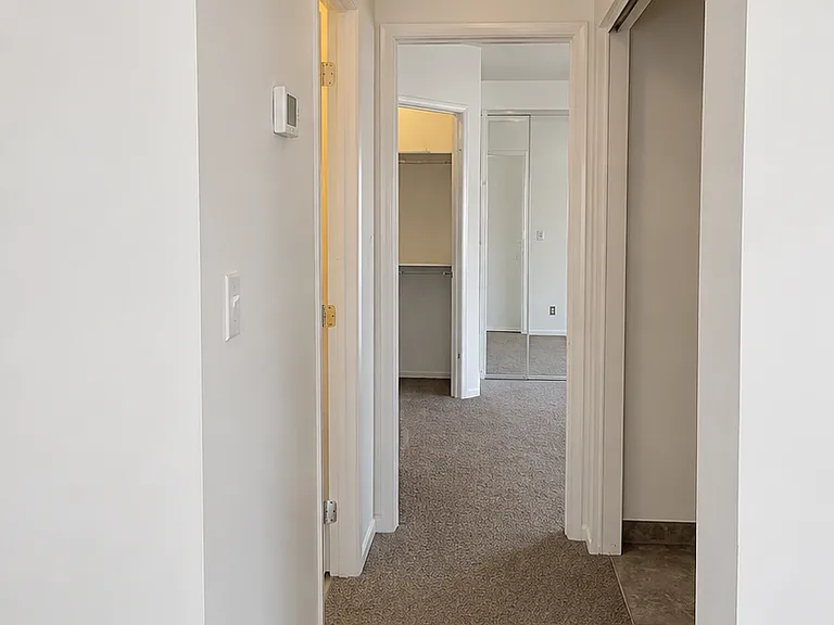 5445 S Ocean Ct — Photo 4