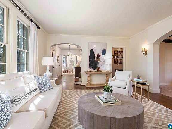 5th image of 1614 Wellington Rd