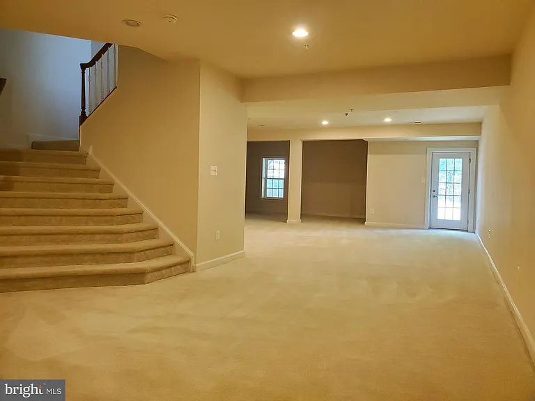 411 Greenebaum Ln — Photo 39