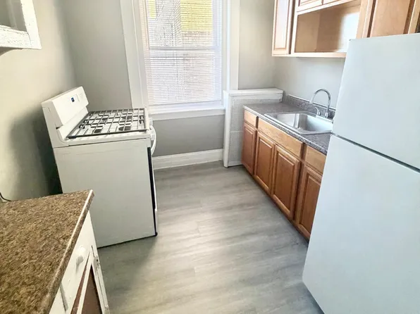 1579 Chapel St #305, New Haven, CT 06511