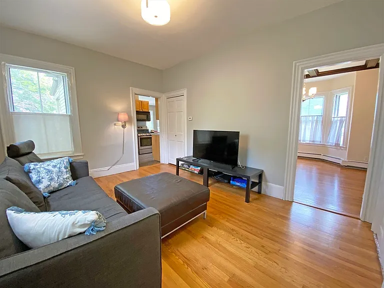263 Auburndale Ave — Photo 8