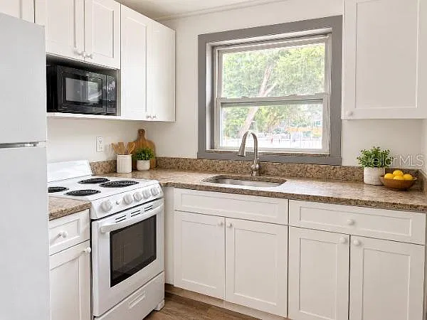 2 bed, 1.0 bath, 618 sqft, $1,195 — Photo 2
