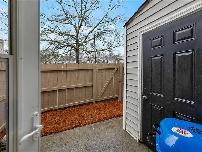 124 Bentley Pkwy — Photo 18