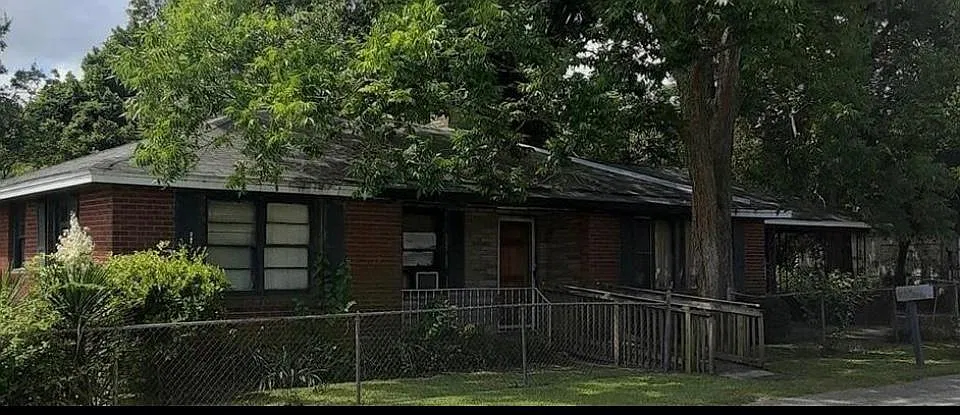 4 bed, 1212 sqft, $1,099 — Photo 3