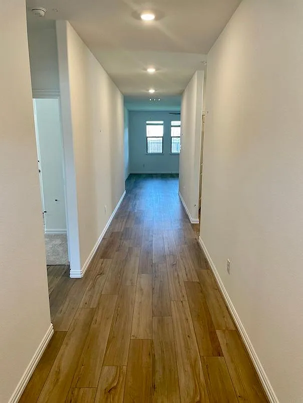 Building Photo - 814 Blackhawk Dr