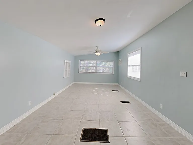 628 N Halifax Ave — Photo 4