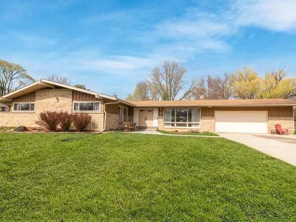 2114 West Apple Tree ROAD, Milwaukee, WI 53209
