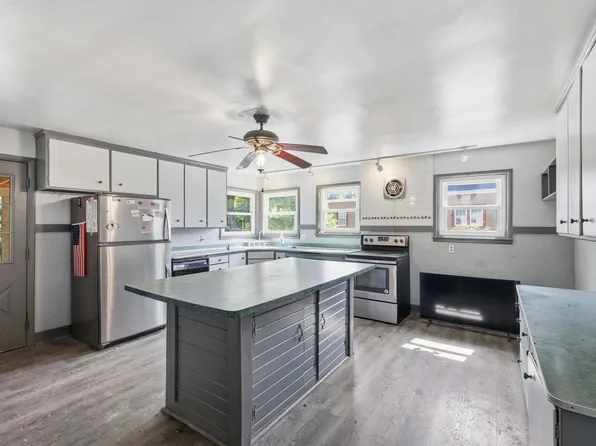 814 Cole St, Watertown, WI 53094