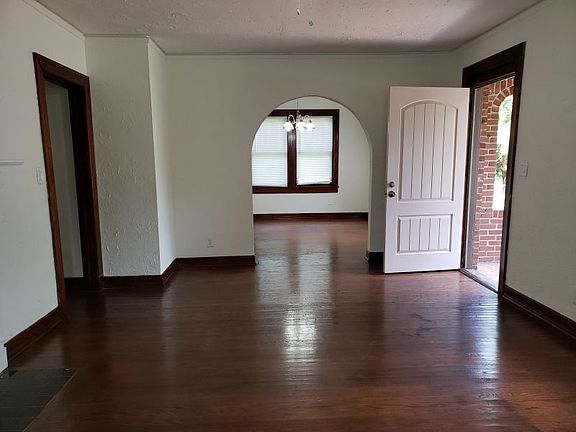 3rd image of 506 W 67th St