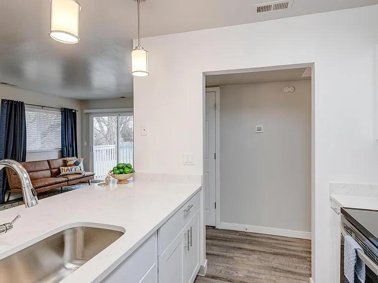 Rock Pointe Apartments — Photo 16
