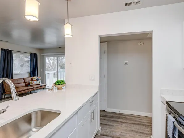 Rock Pointe Apartments