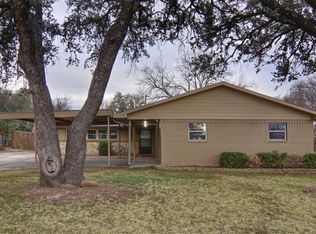 1200 Tanglewood Dr, Cleburne, TX 76033