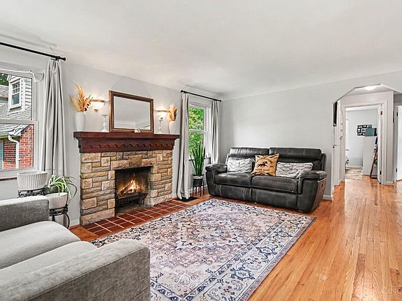 4th image of 3130 Pershing Ct