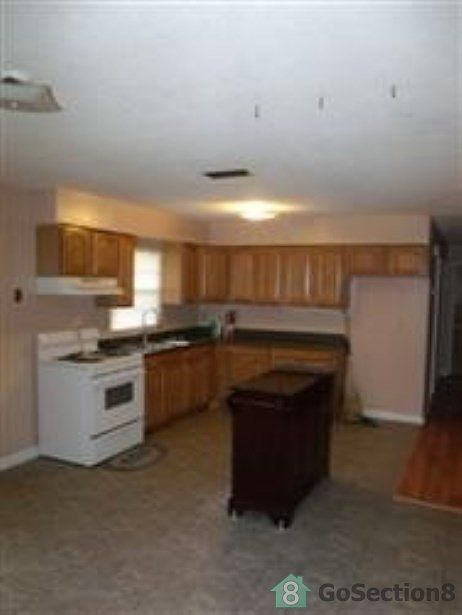 2nd image of 2910 SE 21st Ave