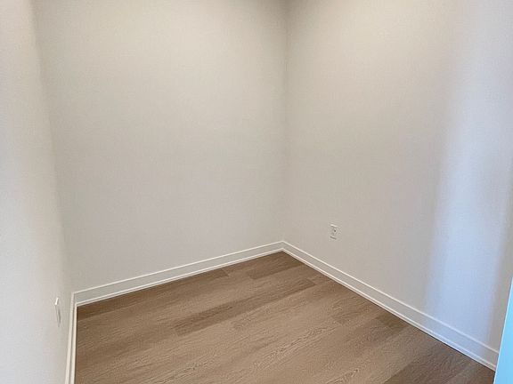 4th image of 448 Burnhamthorpe Rd W #417